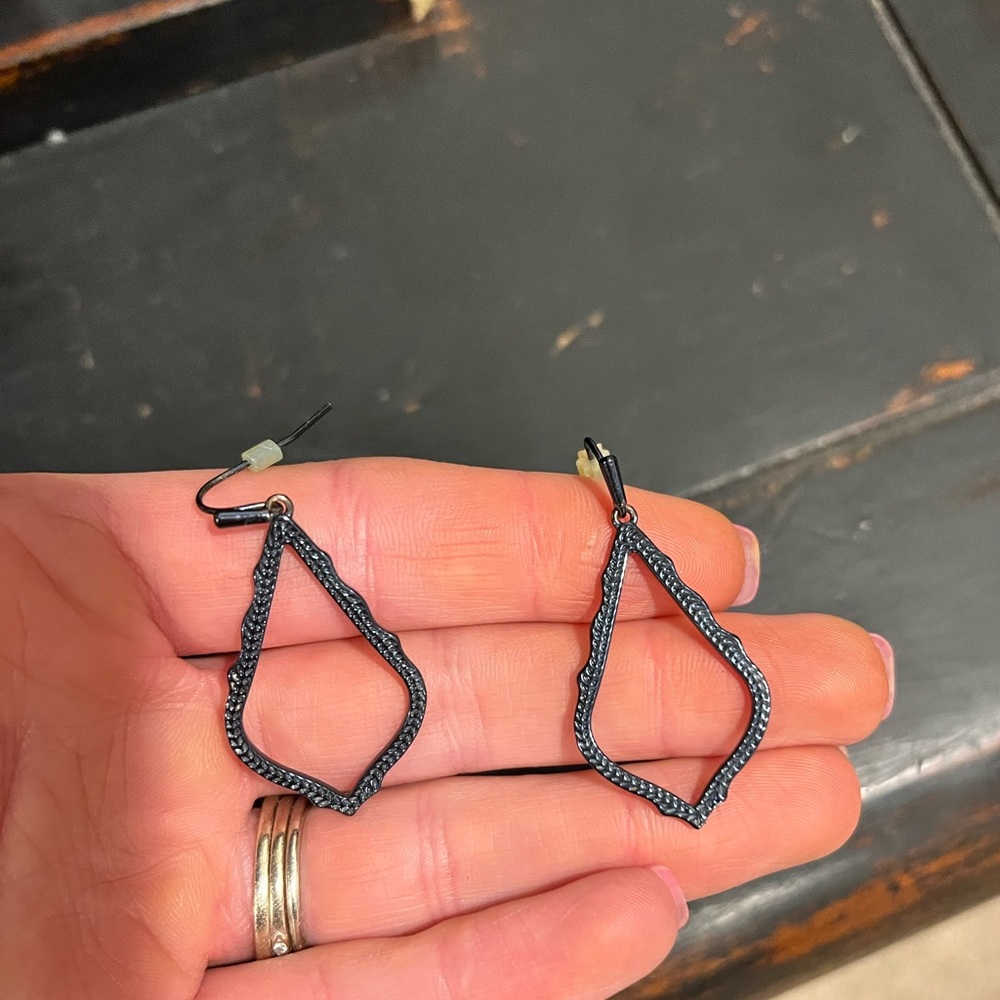 Kendra Scott gunmetal gray drop open earrings